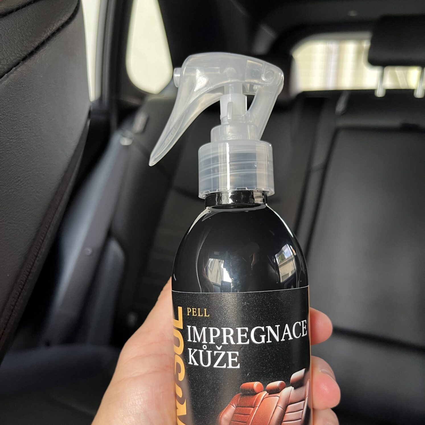 Impregnace kůže na autosedačky od Nanosol.