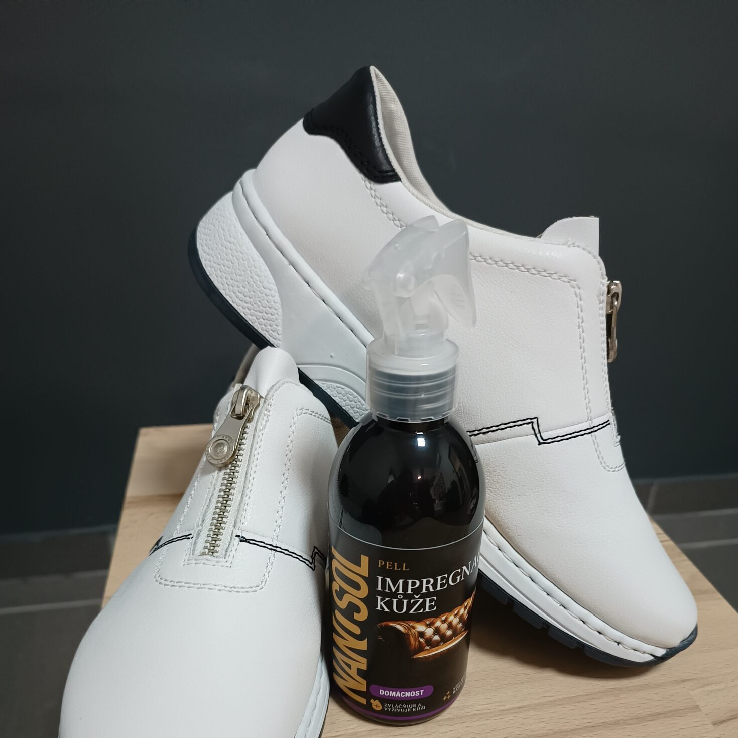 Impregnace kůže na kožené boty od Nanosol.